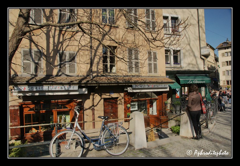 009 Echoppes sur la place du Bourg de Four